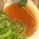 メヂカそば 吟魚 - 味玉は黄身が程よく美味しかったです。