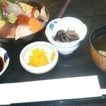 Oshokujidokoro Tashichi - 海鮮丼。