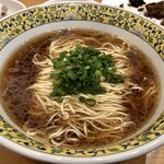 Suen Wantan - 醤油陽春麺