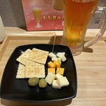 ババズ  - 生ビール♥チーズ盛り合わせ♥