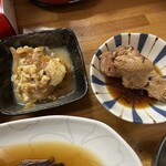 知床らうす亭 - カツとじ　手羽元煮物