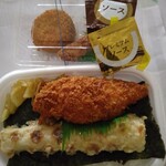 ほっともっと - のり弁当:ミンチカツ1と海老フライ1