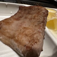焼肉USON - タンはレモンで！