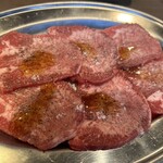 焼肉 朔Jiro - タン。秒でぺろりです。