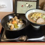 らぁ麺食堂Ｗ - 本日のサービス定食（1,080円）味噌白湯と焼き鳥丼