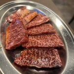焼肉 朔Jiro - 上ハラミ。見てくださいこの美しいサシ
