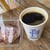 Progress Coffee Roastery & Sweets Factory - その他写真:スイーツ①シュークリーム(税込320円)
          お飲み物①HOT珈琲(税込500円)
          インドネシアのクリンチマウンテン産カスティージョ種の深煎り、苦味と酸味がしっかりなタイプでした