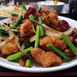 中華料理 祥龍房 - 四川風鶏肉の炒め。