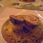 銀座 シェ・トモ - フランス産ウズラとフォアグラのロースト　大根のコンフィと共に