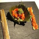 ラール・エ・ラ・マニエール - 秋刀魚スモーク／パプリカ＋松の実　in 大葉／フィユタージュトマト（５ｈ）