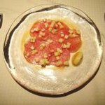 ラール・エ・ラ・マニエール - 茨城県産 仔牛のカルパッチョ　リンゴのピュレ　セージとフヌイユの香り