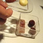 ラール・エ・ラ・マニエール - パカッと２段式を開けると・・・