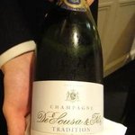 ラール・エ・ラ・マニエール - グラスシャンパーニュ（De Lousa & Fils Brut Tradition ）