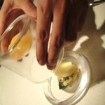 ラール・エ・ラ・マニエール - ガラスの重なった器をパカっと解体して見せる・・・