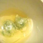 ラール・エ・ラ・マニエール - ・トマトのコンソメ　玉葱とセルバチコ（ワイルド・ルッコラ）のラビオリ