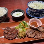 Sumi Yaki Gyuu Tan Higashi Yama - 牛たんと仙台とんたん定食¥1,848