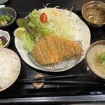 240500910 - ロースカツ定食