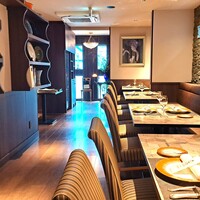 La Royale - ソファーテーブル席