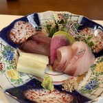 KOYAMA - お造り。カツオ、目鯛、ウルイと佐渡の藻塩