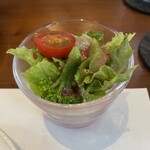 コヤマ - サラダ、ビーツとリンゴのドレッシング