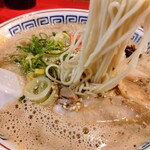 ひろちゃんラーメン - 中細麺