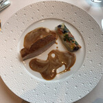 RESTAURANT PRUNIER - ホロホロ鳥はしっとりふわふわな仕上がり