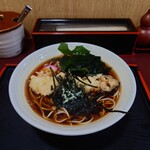 信濃追分蕎麦 初台庵 - えび天そば、560円。