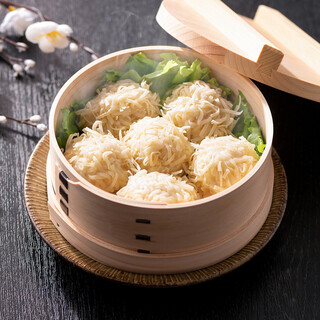 We offer healthy dishes such as the famous "Tofu Shumai" ◎