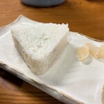 友泉 - ランチサービスのおにぎり