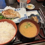 炭火焼専門食処 白銀屋 - 