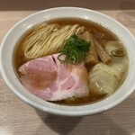 麺笑 巧真 - ワンタン醤油らーめん¥950