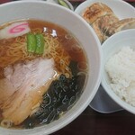 Chuukaryouri Tama - ラーメンに1品選べて半ライス