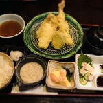 ほっこり - 天ぷら盛りと生湯葉お刺身御膳 1980円込み