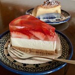 Kitchen MOTOTECH - 苺が美しいあっさりとした後味のレアチーズケーキ