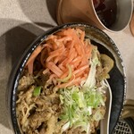 Yakiniku Tabehoudai Kurokawaya - 肉飯大盛り　横に映るカップはお水のコップです