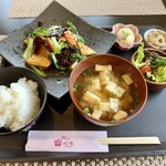 心花 - 料理写真:きまぐれランチ(カジキのオイスターソース、コーヒー付)