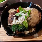 カフェ オフツェ - ハンバーグランチ（ポルチーニ香るチーズクリームソース）