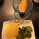 Iwafune - お新香とデザートのオレンジ