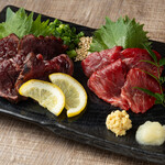 Assortment of 2 types of horse sashimi