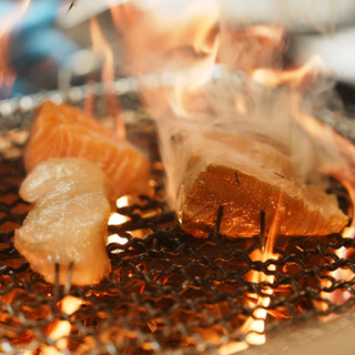 迷ったらこれ！バラエティ豊かな藁焼き料理＆おでん大根の唐揚げ