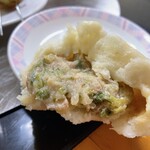 中国料理 栄発 - 包子の中身。肉餡たっぷり