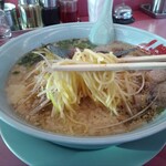 山岡家 - 生後53年半のワタシはヘルシーに大盛りを！