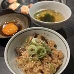 焼肉たけやま - 炊き込み牛飯＆スープ