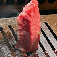 牛の達人 GINZA - 屹立するシャトーブリアン。まる絶海の孀婦岩みたい