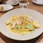 Italian Kitchen VANSAN - 【サーモンとアボカドのクリームパスタ ￥1.529】