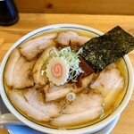 there is ramen - 味玉チャーシュー麺