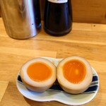 there is ramen - 味玉