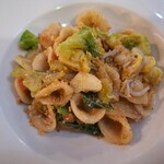 文流 - しらすと春キャベツの手打ちオレキエッテ。パスタとは思えない食感。ソースに絡まり抜群の旨さ。春らしい風味。