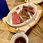 熟成和牛ステーキグリルド エイジング・ビーフ TOKYO 新宿三丁目店 - 厚切り 塊肉グリルから3種100gずつ