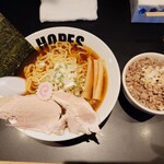 麺屋 HOPES - 海老そば840円　チャーシューライス220円